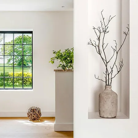 Historic In Secluded Nature 度假居