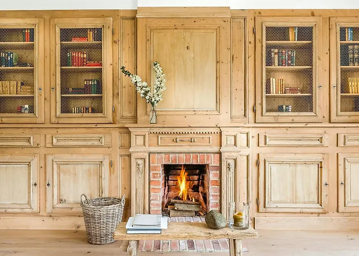 Historic In Secluded Nature Feriehus *